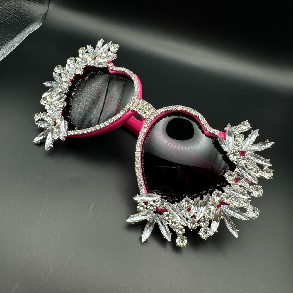 Crystal Embellished Heart Sunglasses - Pink